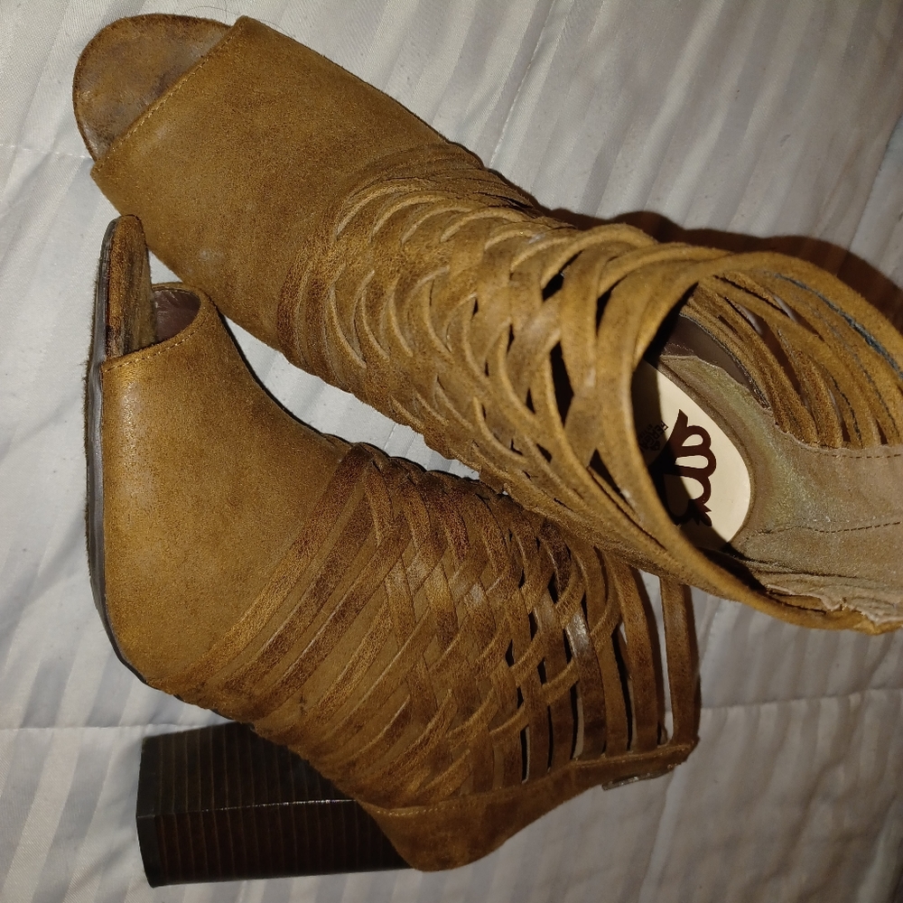 Fergilicious Size 7.5 Booties